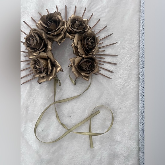 ✨BRAND NEW✨ Flower crown headband (perfect for maternity photoshoots) - Picture 2 of 5